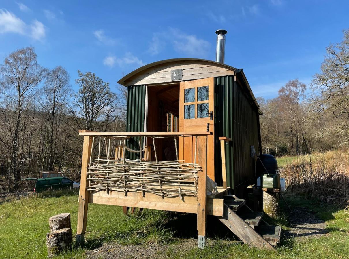 Cosy Woodland Off Grid Shepherds Hut - Rowan Villa Касъл Дъглас Екстериор снимка